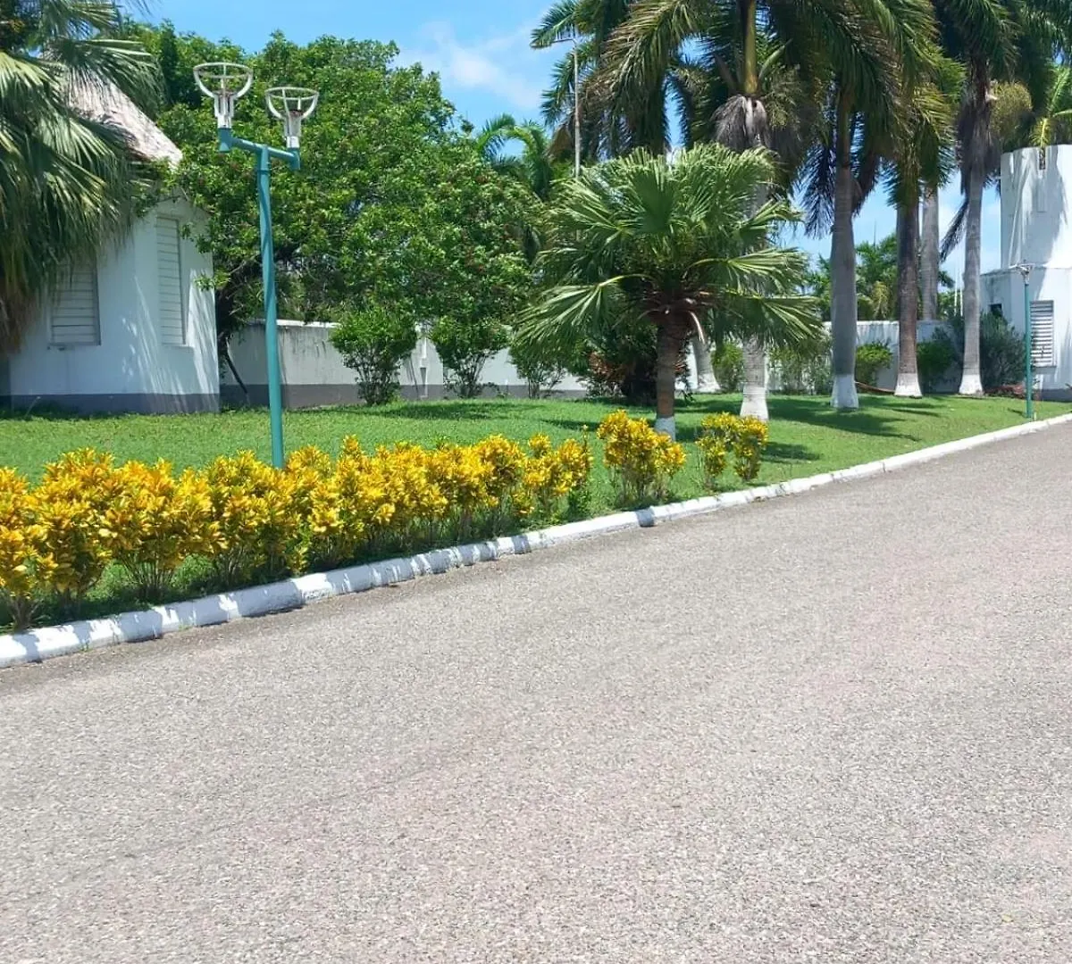 Seacastle Deluxe Studio Montego Bay Guest house